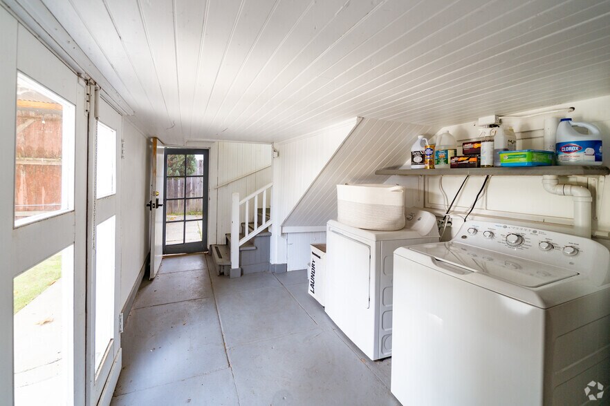 More Photos Of 611 1st St, Napa Storefront Retail Office For Sale