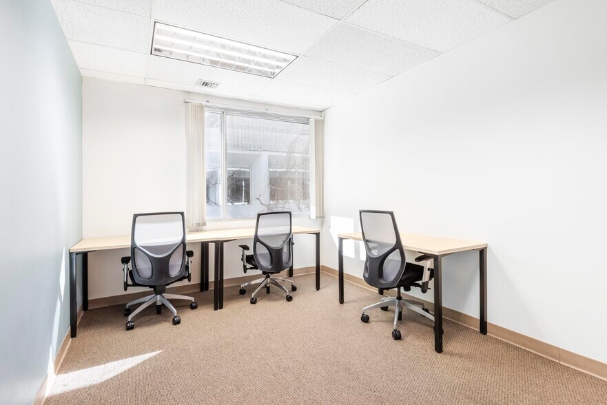 More Photos Of 80 Orville Dr, Bohemia Coworking Space