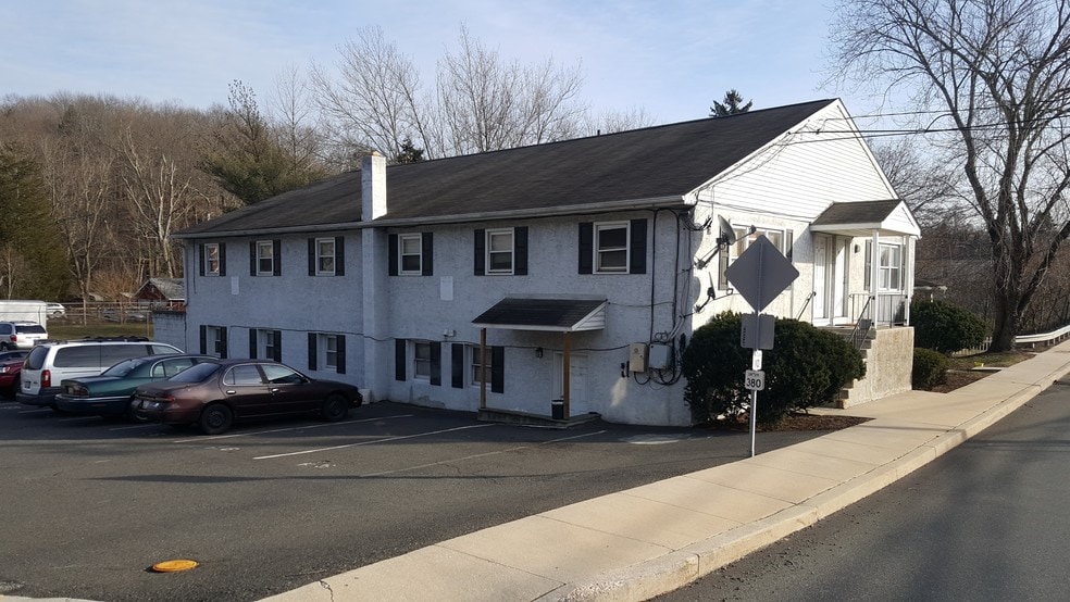 More Photos Of 109-113 Gravel Pike, Green Lane Apartments For Sale