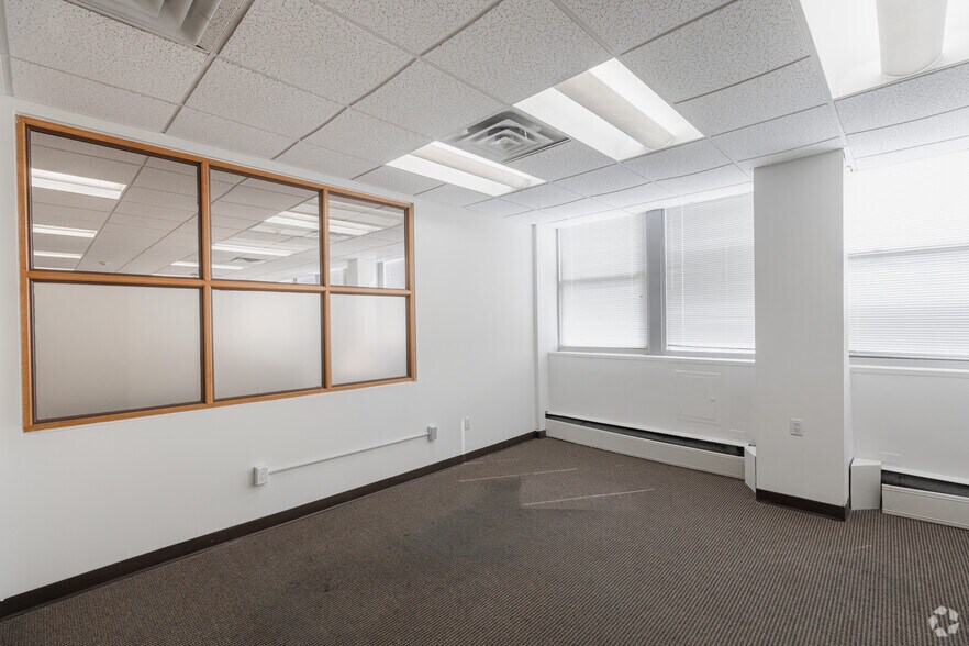 More Photos Of 60 Hempstead Ave, West Hempstead Coworking Space