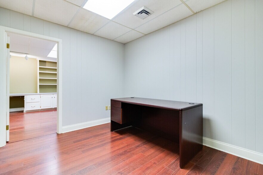 More Photos Of 223 S Main St, Opelousas Office For Sale