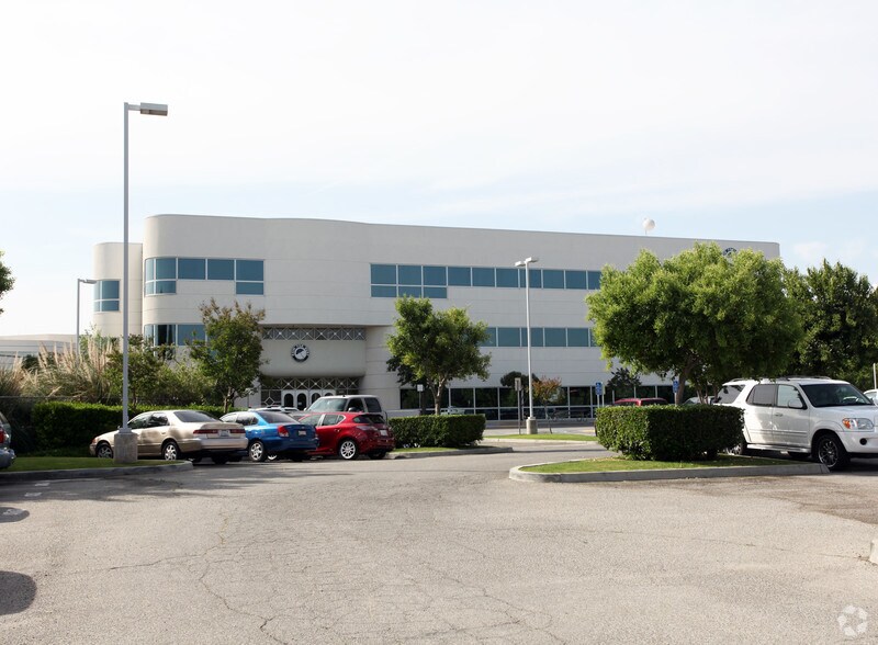 More Photos Of 5101 Office Park Dr, Bakersfield Medical For Lease