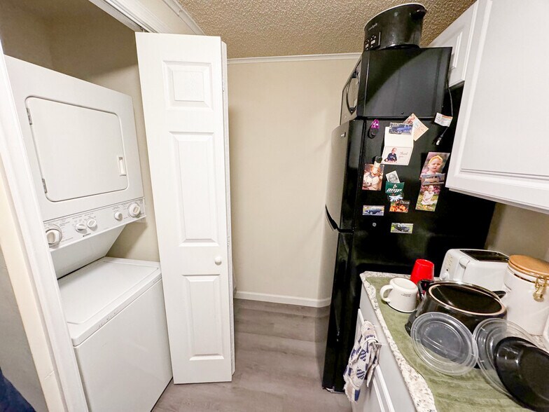 More Photos Of 8103 Glen Hollow Dr, Glen Burnie Apartments For Sale