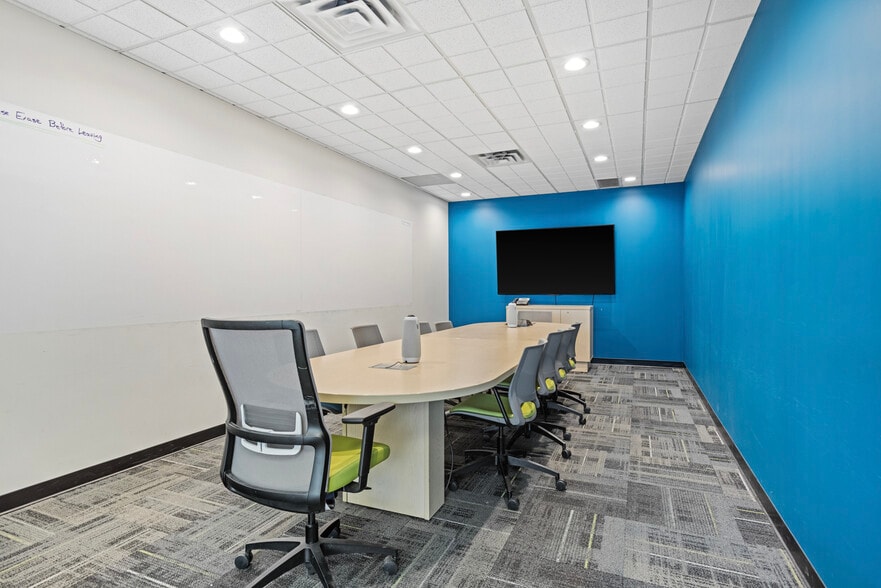 More Photos Of 1011 Polytek St, Ottawa Flex For Sale