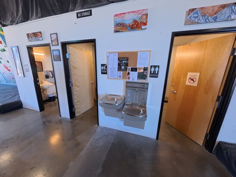 More Photos Of 2405 SW 1st St, Redmond Industrial For Lease