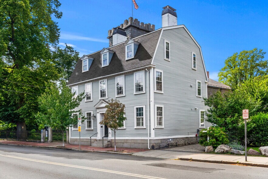 More Photos Of 314 Essex St, Salem Specialty For Sale