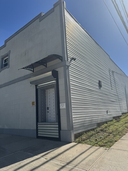 More Photos Of 182 Vermont Ave, Staten Island Light Distribution For Sale