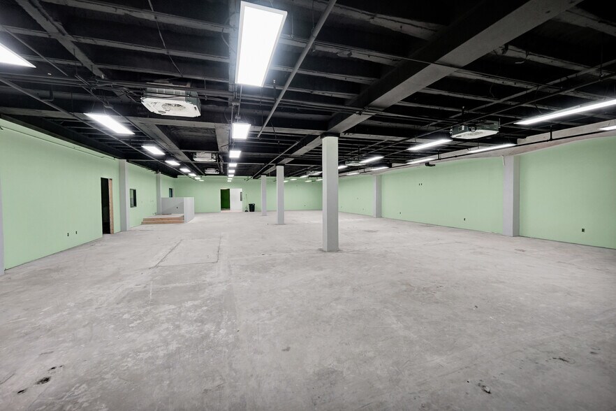 More Photos Of 201 E Illinois Ave, Midland Office For Sale