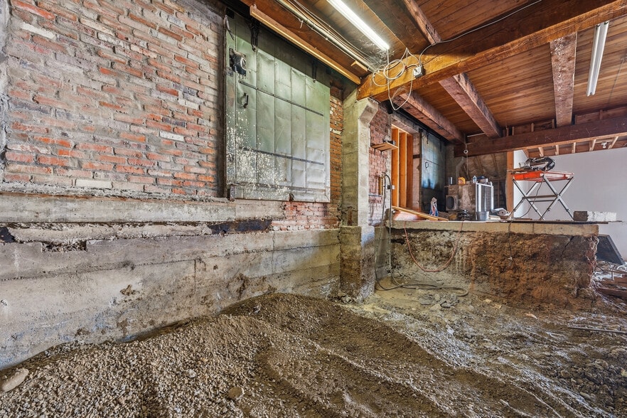 More Photos Of 316 Front St, Medford Specialty For Sale