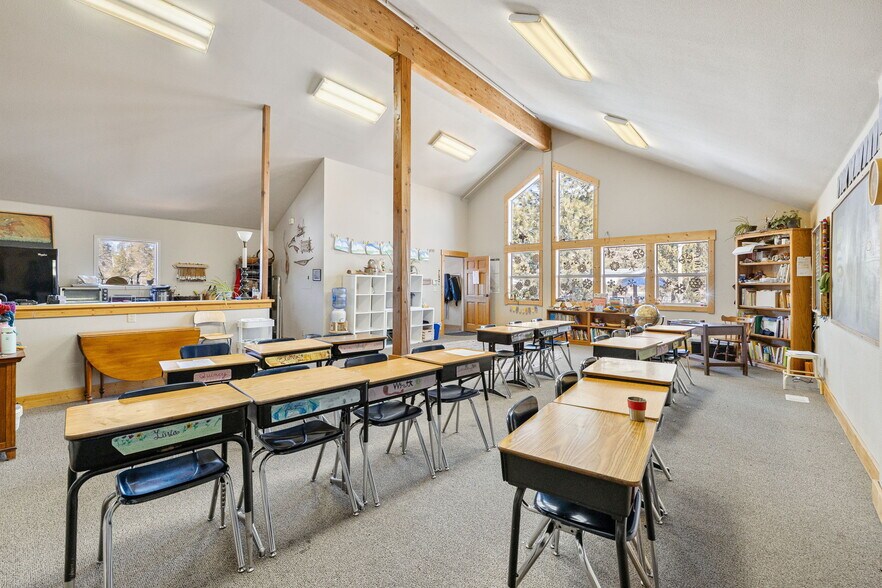 More Photos Of 12315 Deerfield Dr, Truckee Office Residential For Sale