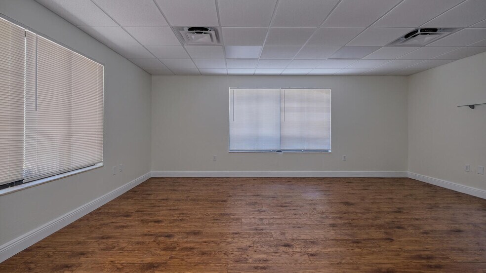 More Photos Of 2548-2550 First St, Fort Myers Loft Creative Space For Lease