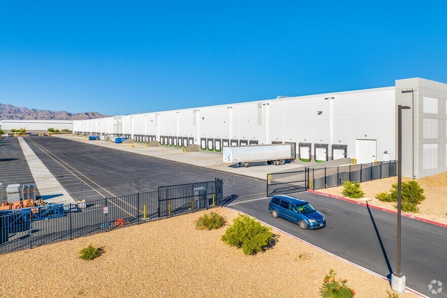 More Photos Of 5835 E Ann Rd, Las Vegas Distribution For Lease