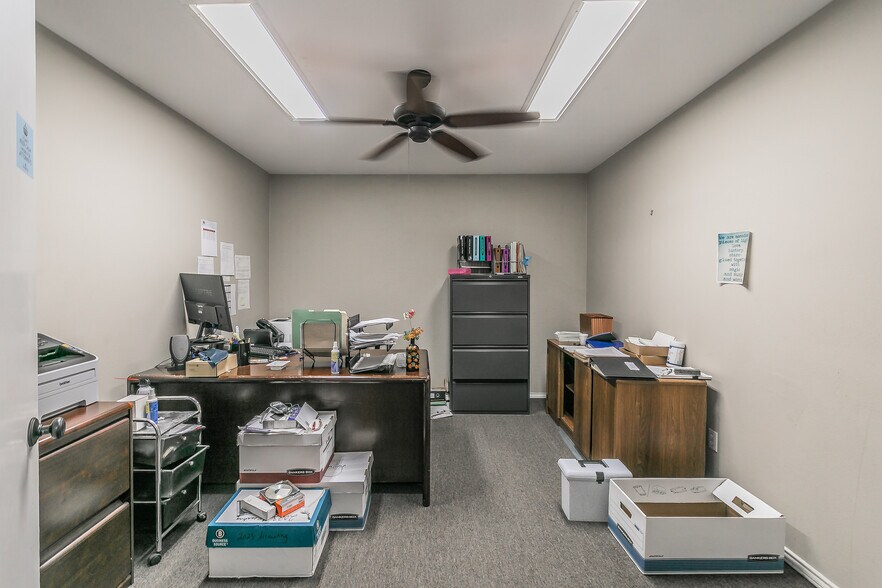 More Photos Of 3701 S University, Fort Worth Office For Sale
