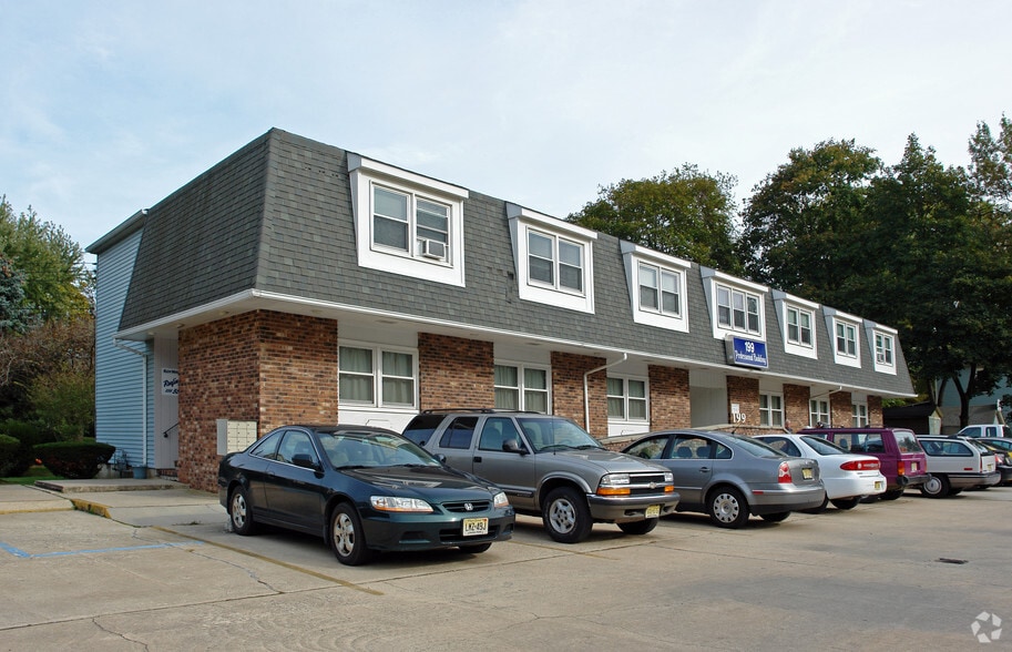 More Photos Of 199 N Woodbury Rd, Pitman Office For Lease