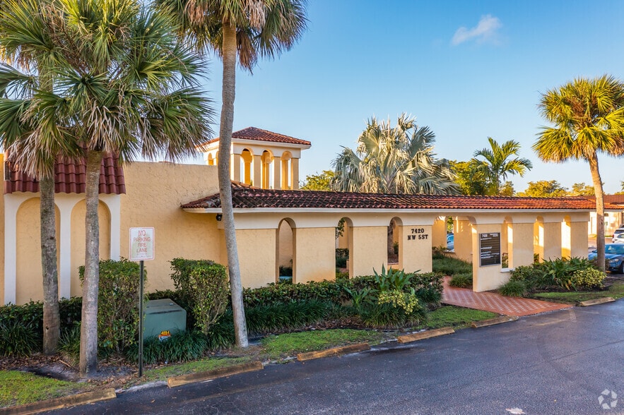 Primary Photo Of 7420 NW 5th St, Plantation Office Residential For Lease
