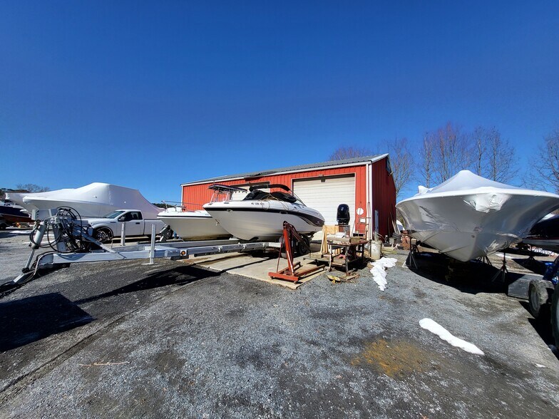 More Photos Of 9649 New Rd, Mcdaniel Marina For Sale