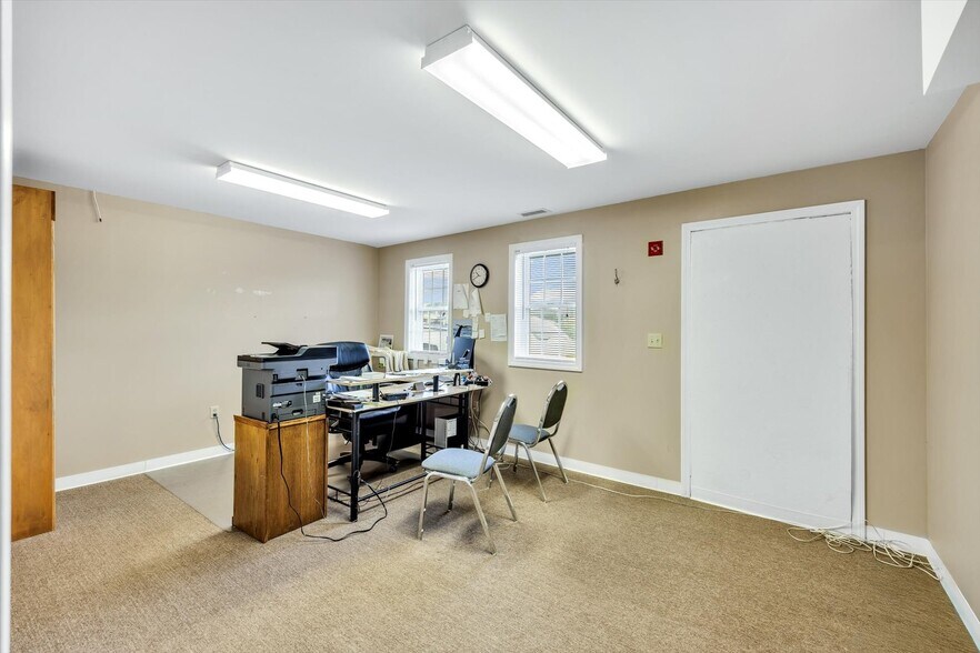 More Photos Of 28 Main St, Dennis Port Freestanding For Sale