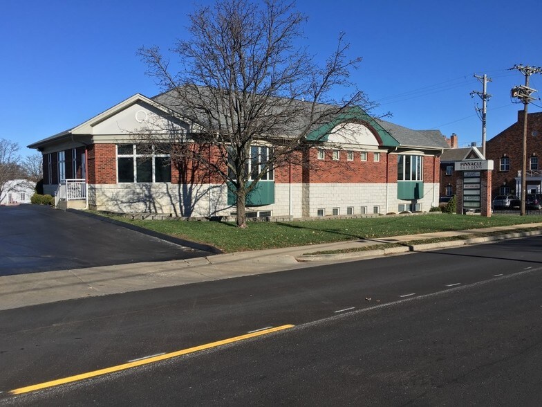 More Photos Of 103 Church St, O'Fallon Medical For Lease