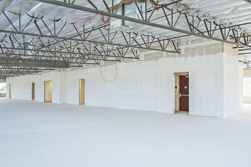 More Photos Of 18-68 Rio Rancho Rd, Pomona Unknown For Lease