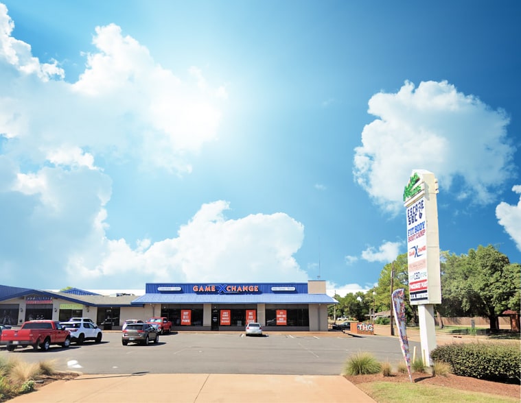 More Photos Of 2100 Airline Dr, Bossier City Storefront For Lease