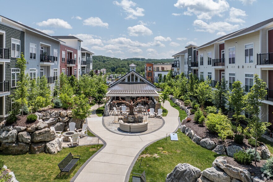 More Photos Of 300 Oxford Rd, Oxford Unknown For Lease