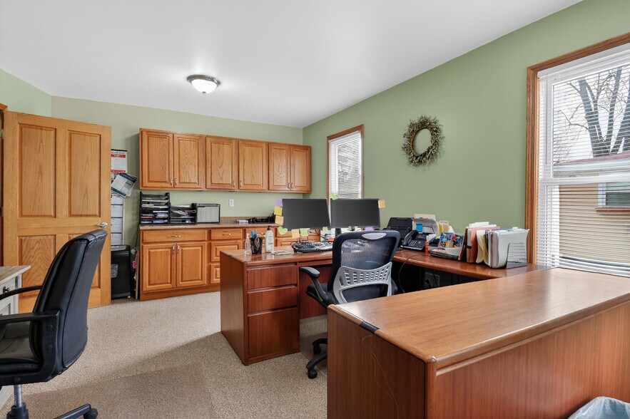 More Photos Of 175 2nd St, Belleville Office For Sale