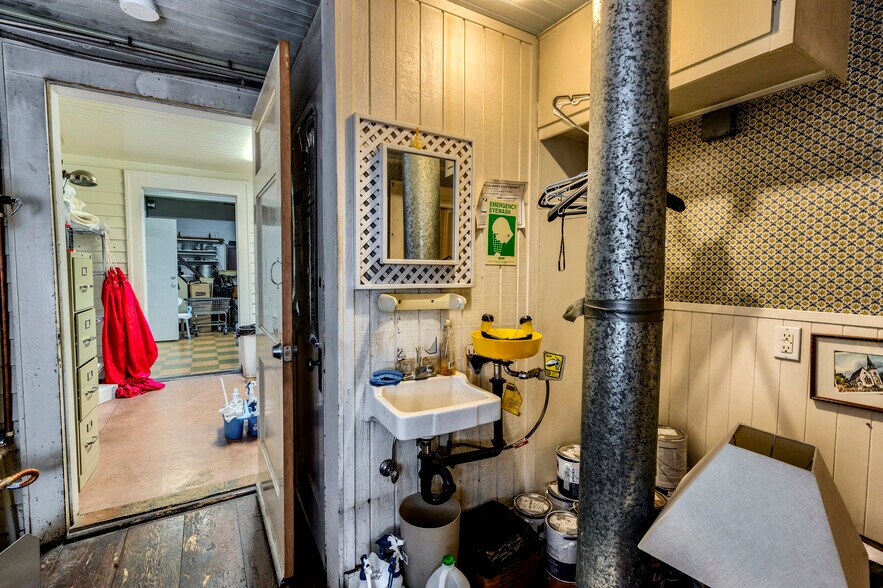 More Photos Of 240 E California St, Jacksonville Hotel For Sale