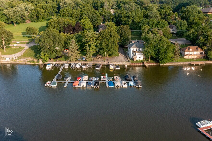 More Photos Of 811 N Harrison St, Algonquin Marina For Sale