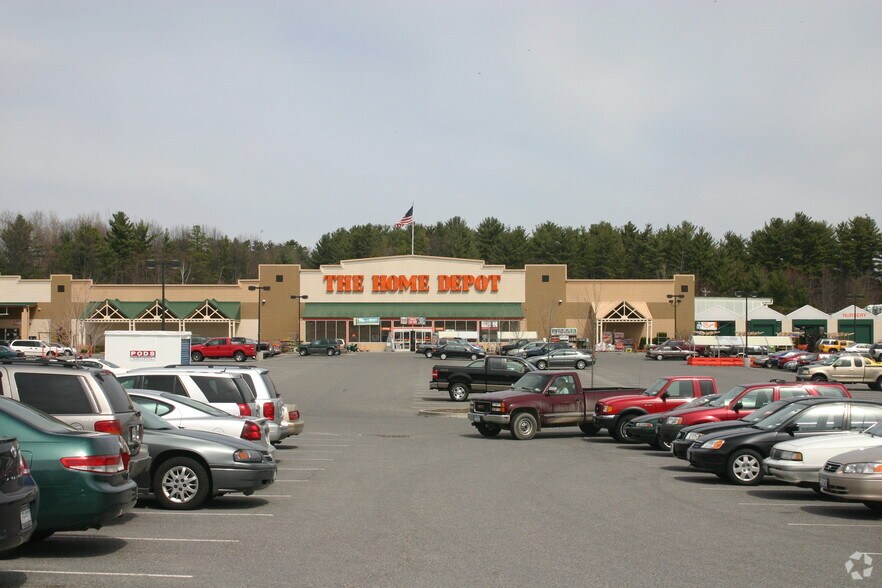 More Photos Of 820 State Route 9, Queensbury Unknown For Lease