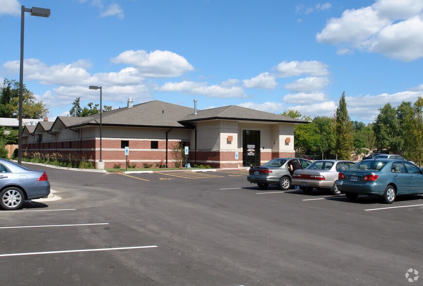 Primary Photo Of 306-342 N Milwaukee Ave, Wheeling Medical For Lease
