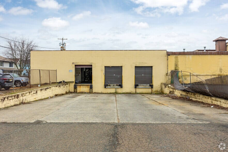 More Photos Of 3 Cass St, Keyport Warehouse For Lease