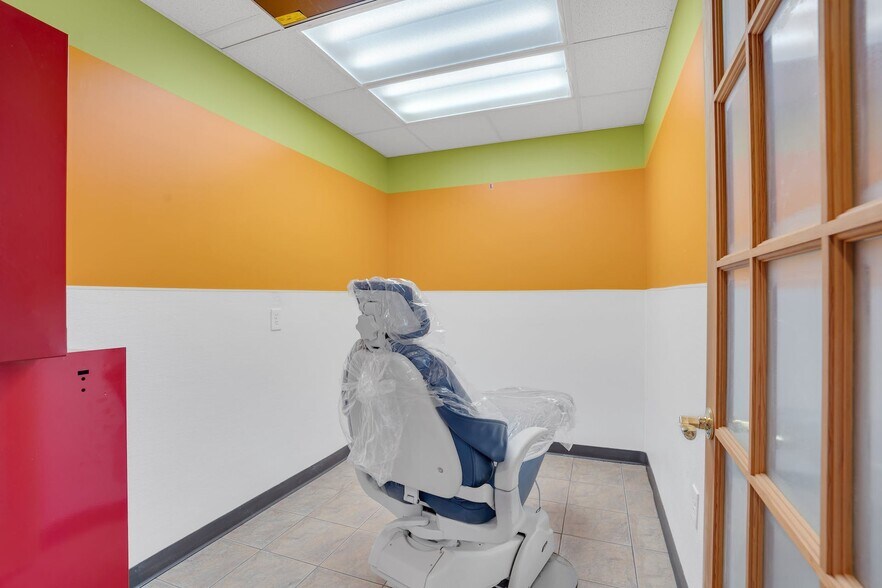 More Photos Of 5405 Bergenline Ave, West New York Storefront Retail Office For Lease