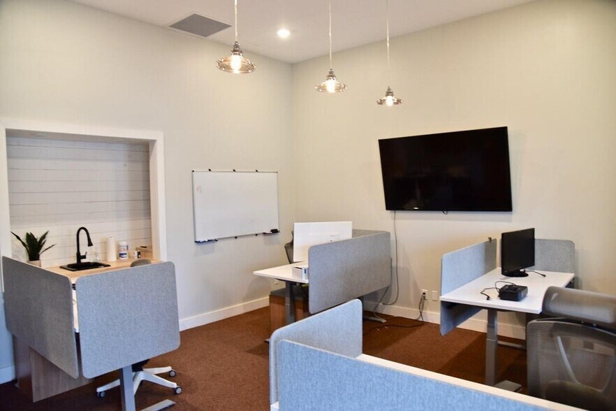 More Photos Of 102 E 6th Ave, Fort Pierre Office For Sale