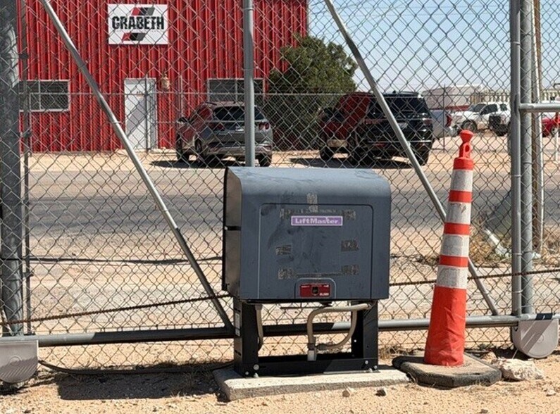 More Photos Of 420 Meadow Ave, Odessa Warehouse For Sale