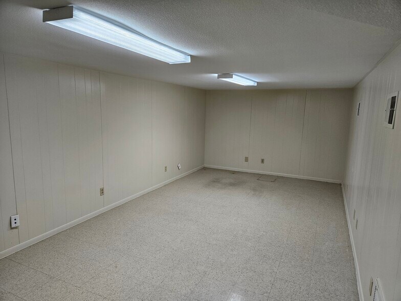 More Photos Of 4903 NW Industrial Dr, San Antonio Warehouse For Lease