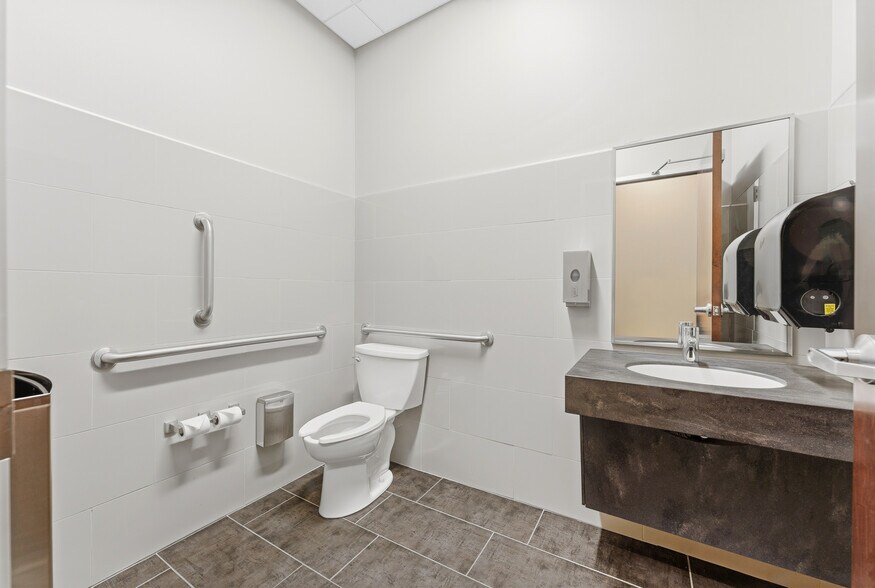 More Photos Of 423 Fortress Blvd, Morgantown Office For Sale