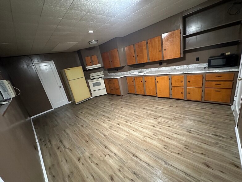 More Photos Of 616 Columbia Ave, Bridgeport Multifamily For Sale