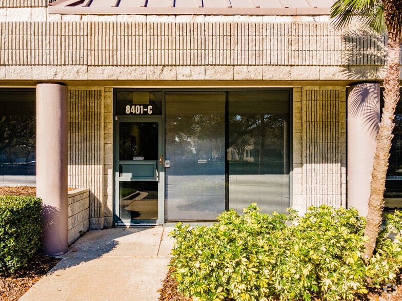 More Photos Of 8507 Benjamin Rd, Tampa Unknown For Lease