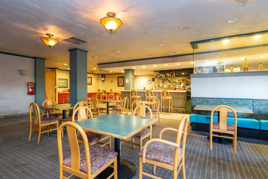 More Photos Of 150 Hegenberger Rd, Oakland Hotel For Sale