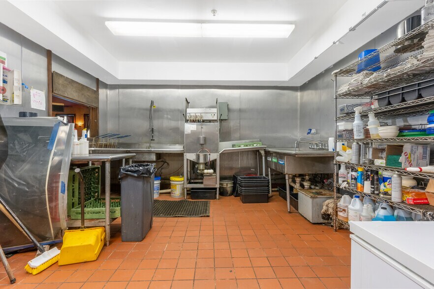 More Photos Of 6254 Main St, Tannersville Restaurant For Sale