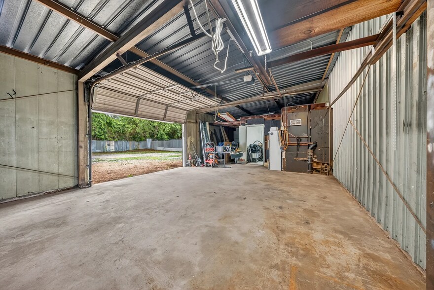 More Photos Of 1302-1308 Talbotton Rd, Columbus Flex For Sale