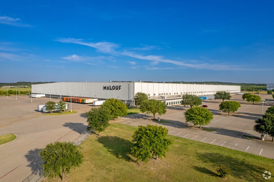 More Photos Of 3800 Railport Pky, Midlothian Distribution For Sale