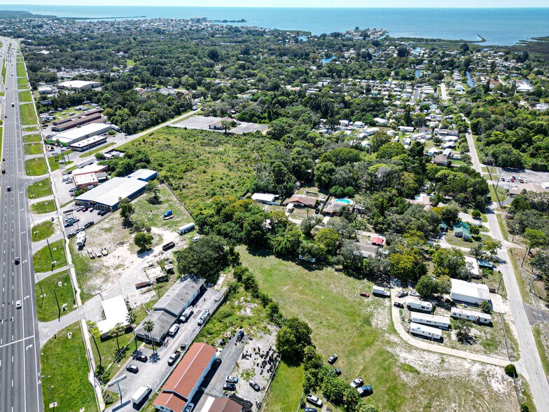 More Photos Of 14825 US Highway 19, Hudson Service For Sale