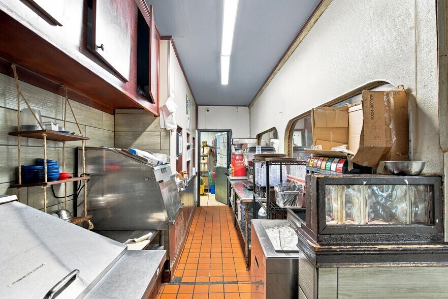 More Photos Of 6322 Rivers Ave, Charleston Restaurant For Lease