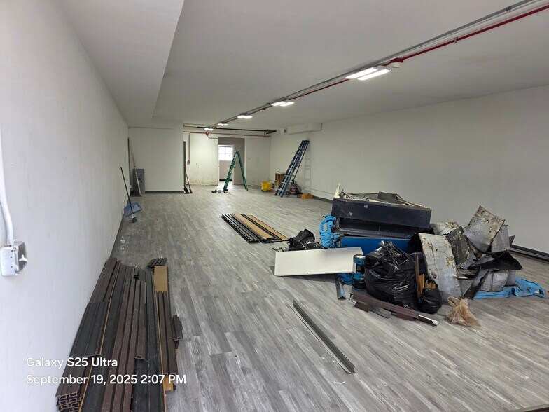 More Photos Of 1718-1726 W Roosevelt Rd, Broadview Storefront Retail Office For Sale