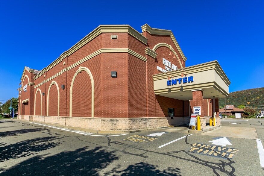 More Photos Of 100 Conhocton St, Corning Drugstore For Sale