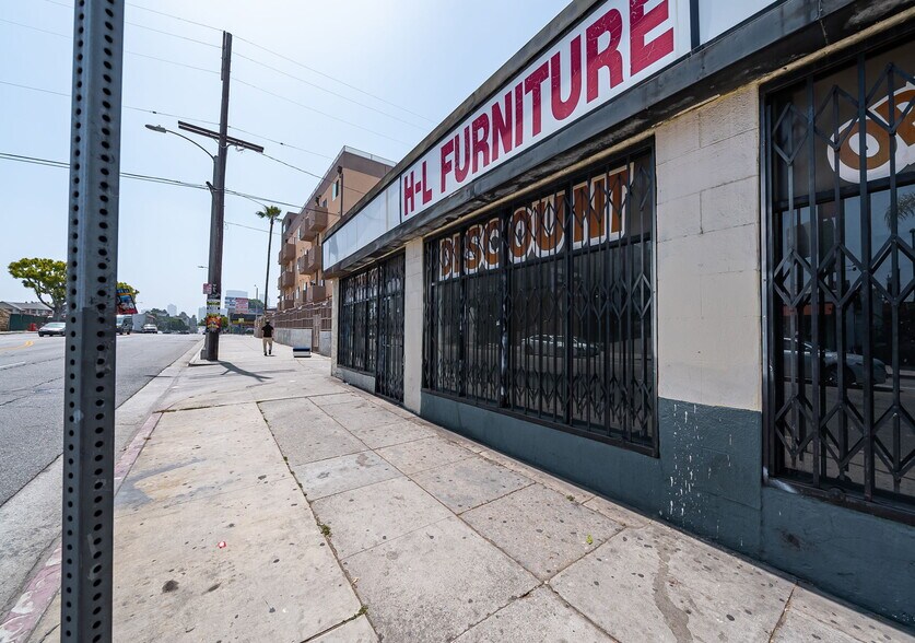 More Photos Of 2020-2028 W 3rd St, Los Angeles Storefront For Lease