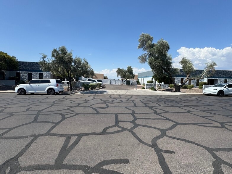 More Photos Of 916 E Impala Ave, Mesa Unknown For Lease