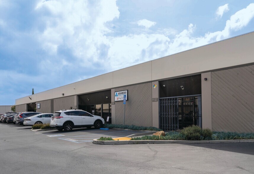 More Photos Of 1132-1140 E Valencia Dr, Fullerton Warehouse For Sale
