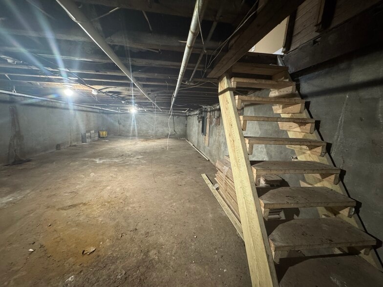 More Photos Of 2449 Shirley Ave, Baltimore Flex For Sale